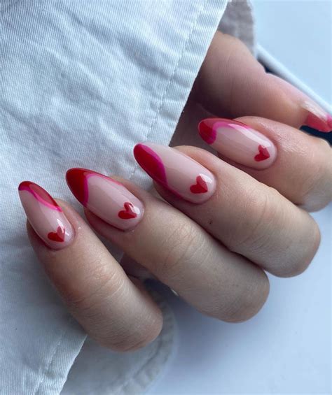 valentine's day almond nails